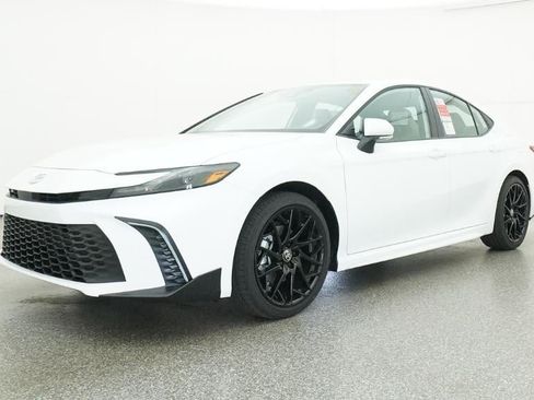 New 2026 Toyota Camry SE FWD image 17