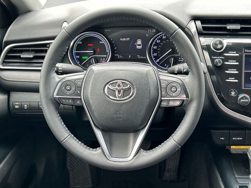 Used 2020 Toyota Camry XLE image 37