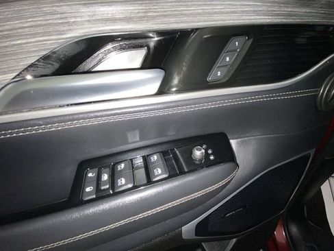 Used 2022 Jeep Wagoneer Series III AWD/4WD image 13