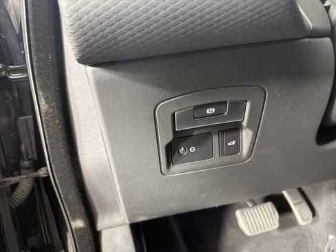 Used 2019 Land Rover Range Rover Velar R-Dynamic SE image 9