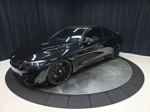 Used 2018 BMW M4 Coupe RWD image 9