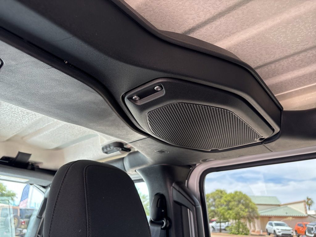 Used 2022 Jeep Gladiator Sport AWD/4WD image 45