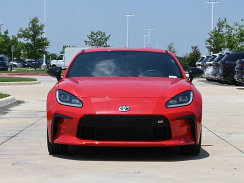 Used 2026 Toyota GR86 Premium RWD image 3