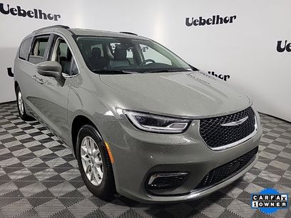 Used 2022 Chrysler Pacifica Touring-L