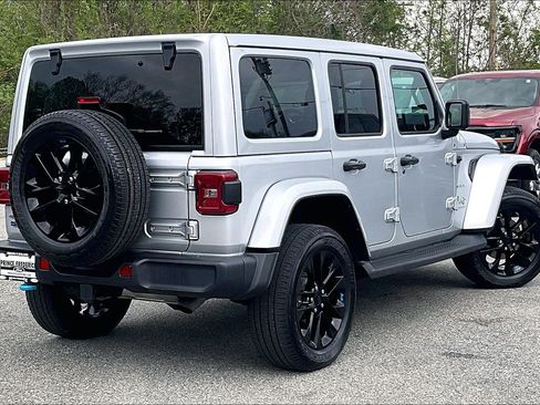 Used 2023 Jeep Wrangler Sahara w/ Cold Weather Group image 12