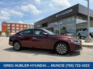 Used 2025 Nissan Altima 2.5 SV AWD/4WD video 1