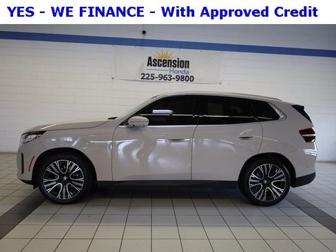 Used 2025 BMW X3 xDrive30i w/ Premium Package image 3