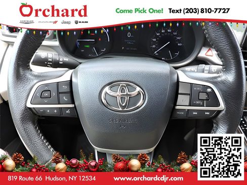 Used 2022 Toyota Sienna XLE image 25