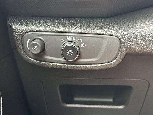 Used 2023 Chevrolet TrailBlazer LS image 29