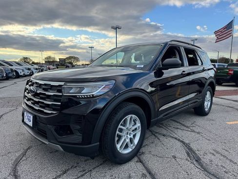 New 2026 Ford Explorer Active image 3