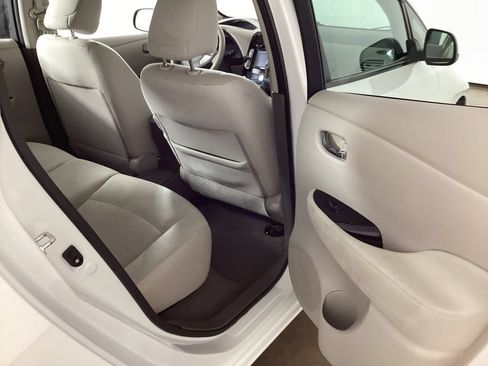 Used 2015 Nissan Leaf SV FWD image 20