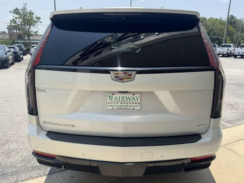 Used 2021 Cadillac Escalade ESV Sport RWD image 42