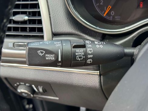 Used 2020 Jeep Grand Cherokee Limited AWD/4WD image 22