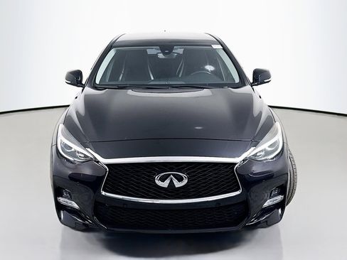 Used 2017 INFINITI QX30 Sport FWD image 2