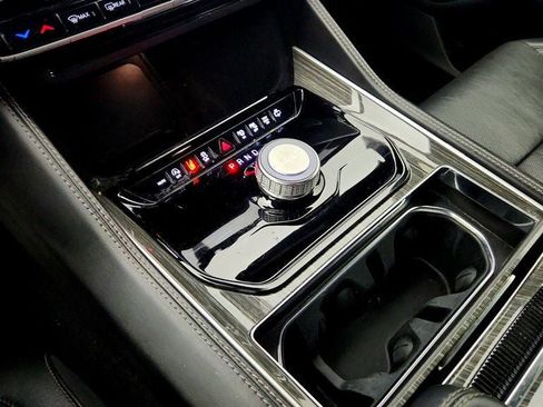 Used 2022 Jeep Wagoneer Series II w/ Convenience Group I RWD image 17