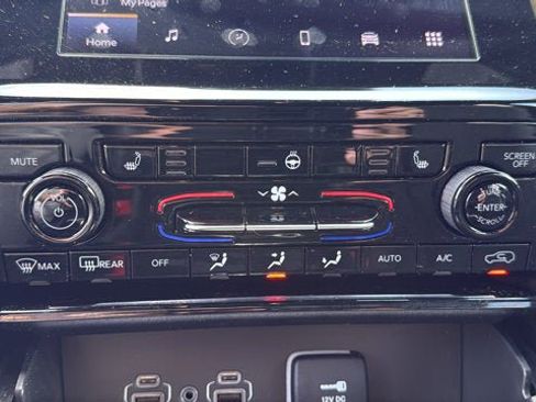 Certified 2025 Jeep Grand Cherokee L Altitude AWD/4WD image 20