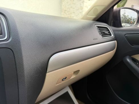 Used 2014 Volkswagen Jetta SE FWD image 31