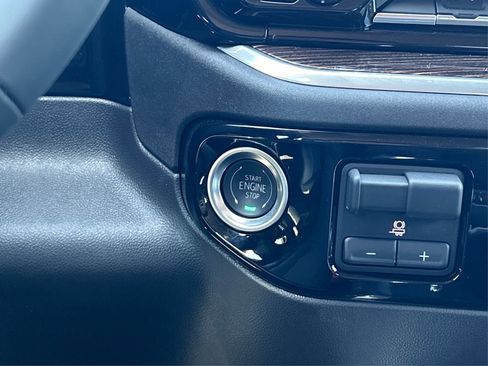 Used 2025 GMC Sierra 1500 Elevation w/ Elevation Premium Package image 31