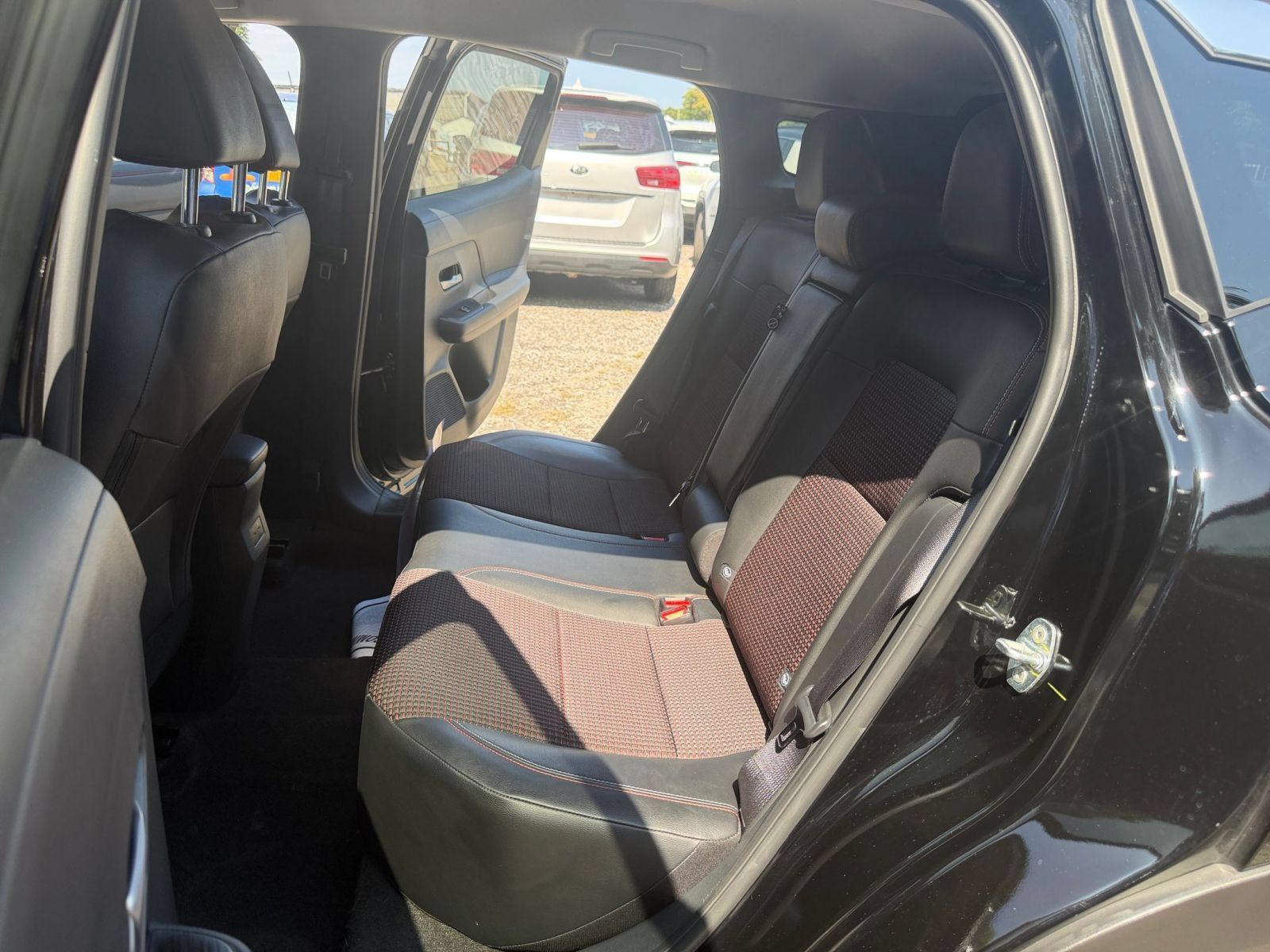 Used 2026 Nissan Kicks SR FWD image 37