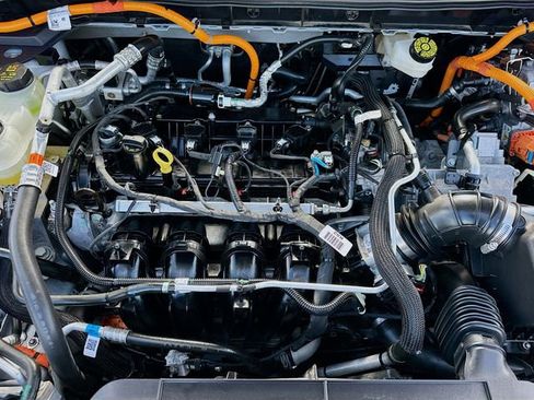 Used 2025 Ford Escape SE w/ PHEV Premium Package image 30