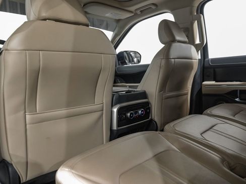 Used 2022 Ford Expedition Max Limited image 37