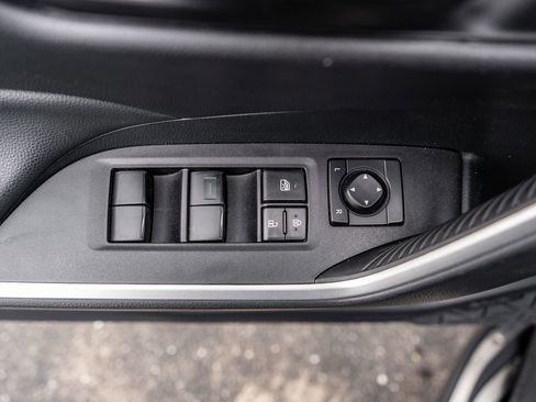 Certified 2023 Toyota RAV4 LE AWD/4WD image 17