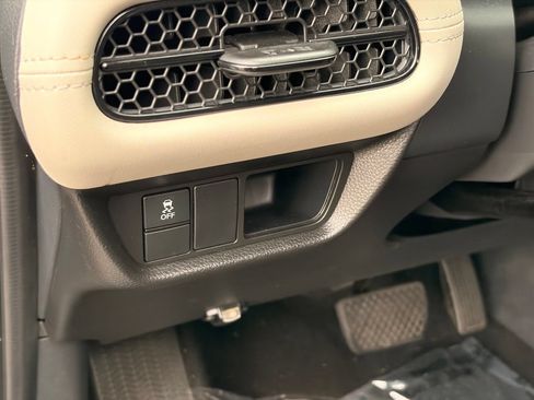 Used 2025 Honda HR-V LX image 23