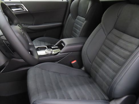 New 2025 Mitsubishi Outlander SE image 10