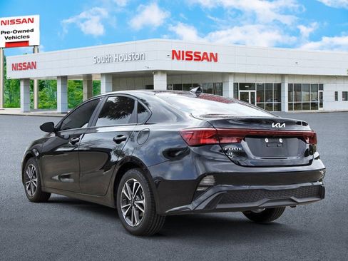 Used 2024 Kia Forte LXS image 3