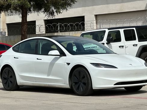 Used 2025 Tesla Model 3 Long Range RWD image 10
