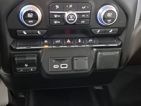 Certified 2021 GMC Sierra 1500 SLT image 17