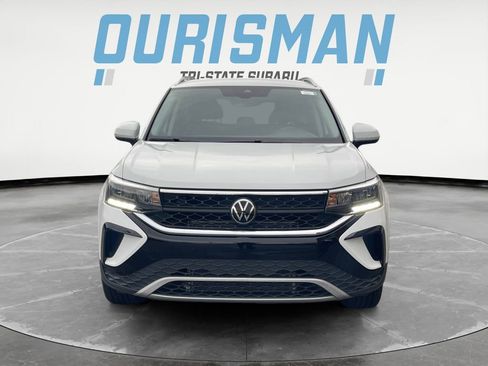 Used 2023 Volkswagen Taos SE w/ Black Wheel Package image 8