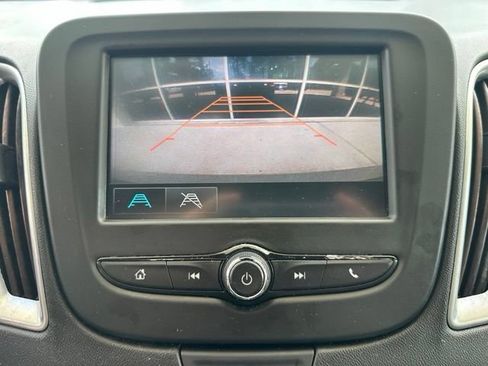 Used 2017 Chevrolet Malibu LS w/ LPO, Convenience Package 1 FWD image 18