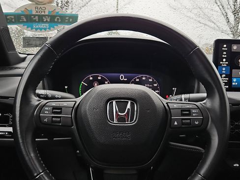 Used 2024 Honda Accord Sport image 19
