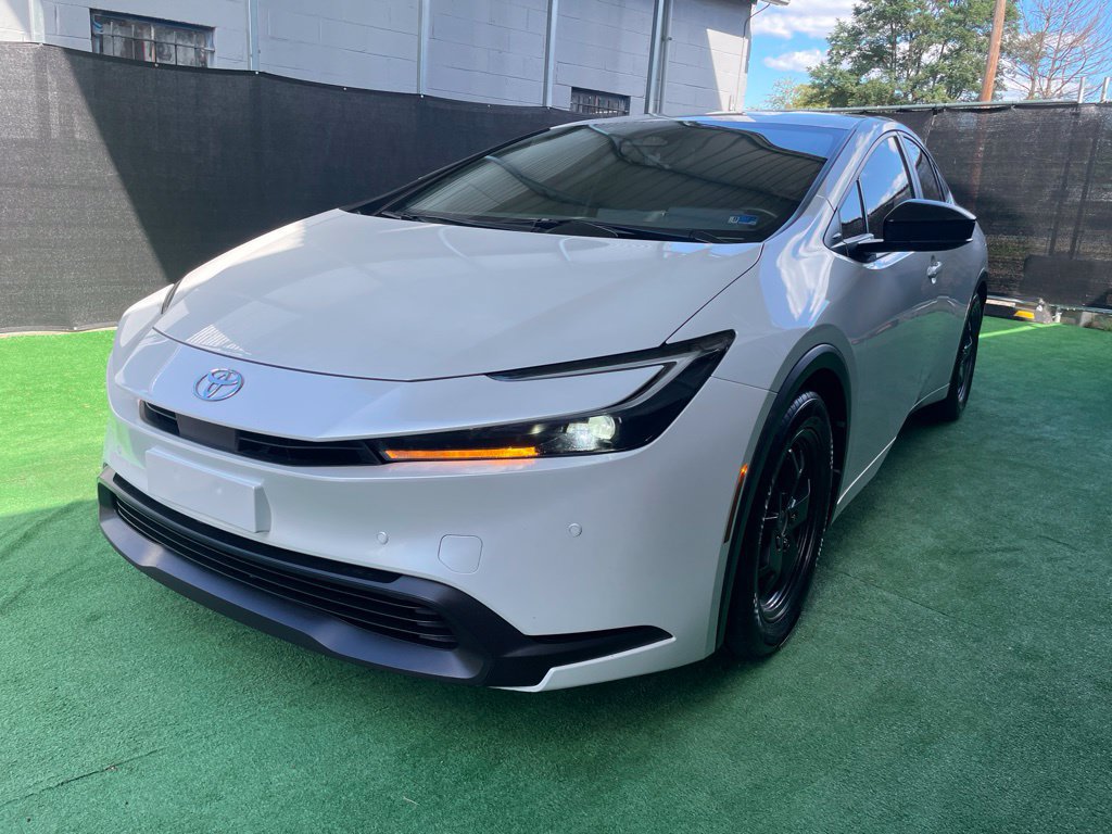 Used 2023 Toyota Prius LE FWD image 8