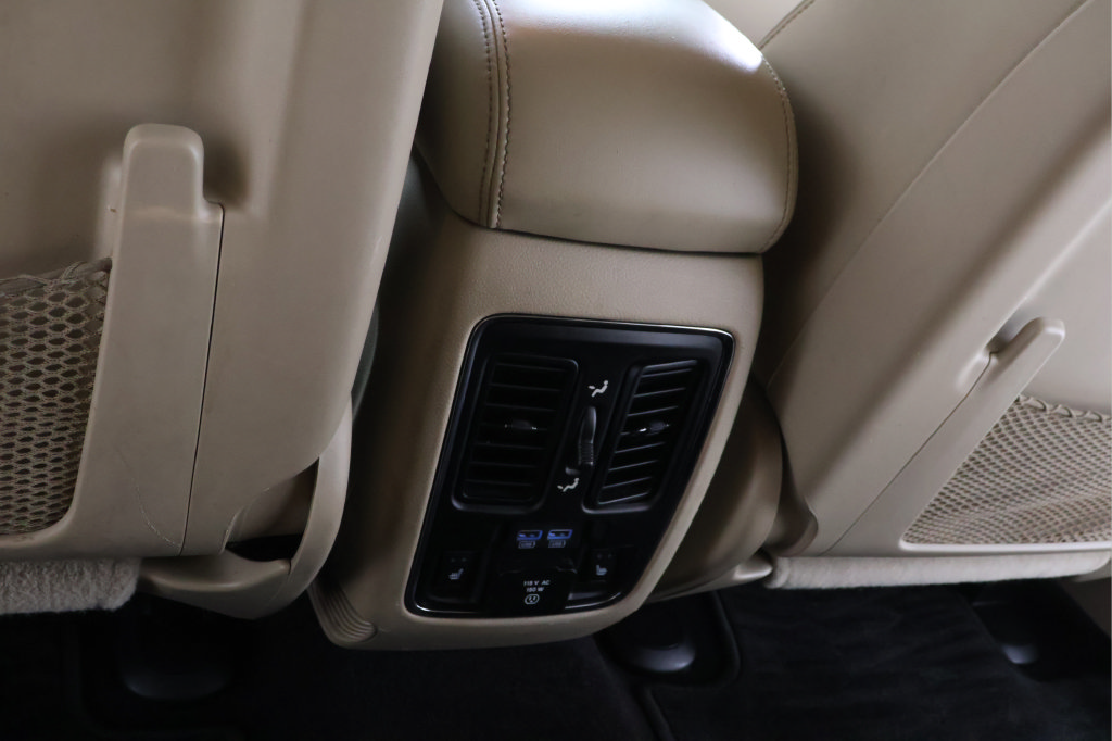 Used 2017 Jeep Grand Cherokee Limited AWD/4WD image 25