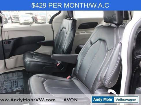 Used 2023 Chrysler Pacifica Touring-L image 24