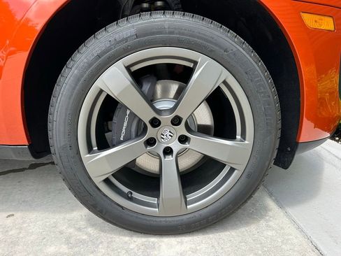 Used 2025 Porsche Macan image 36