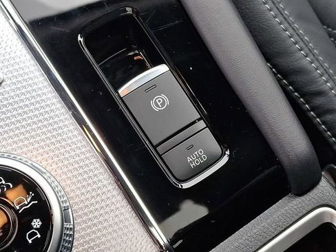 Used 2023 Mitsubishi Outlander SEL image 30