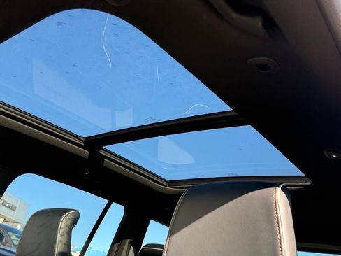 New 2025 Jeep Grand Cherokee Summit image 10