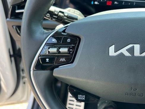 Certified 2023 Kia Niro Wave w/ Wave Preserve Package FWD image 22