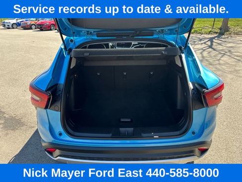 Used 2025 Chevrolet Trax LT FWD image 23