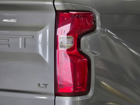 Used 2023 Chevrolet Silverado 1500 LT Trail Boss w/ LT Trail Boss Premium Package AWD/4WD image 12