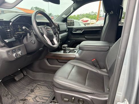 Used 2024 GMC Sierra 1500 SLT w/ SLT Premium Package AWD/4WD image 9