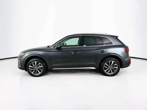 Used 2023 Audi Q5 2.0T Premium w/ Convenience Package AWD/4WD image 4