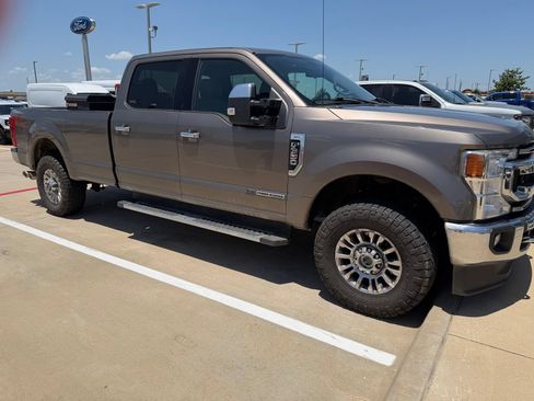 Used 2020 Ford F350 XLT w/ XLT Premium Package AWD/4WD image 13