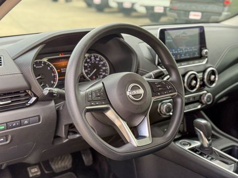 Used 2024 Nissan Sentra SV image 15