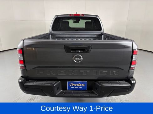 Used 2022 Nissan Frontier S w/ Technology Package RWD image 9