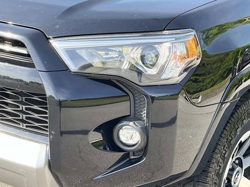 Used 2022 Toyota 4Runner TRD Off-Road AWD/4WD image 10