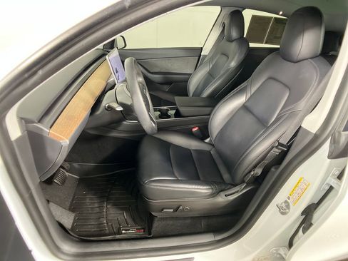 Used 2021 Tesla Model Y Long Range image 27